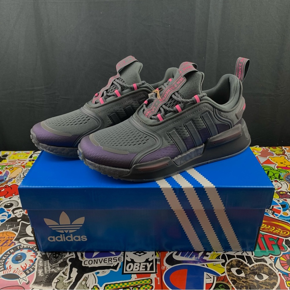 adidas Women's Athletic Shoes - Black and Purple 7.5 fits like a 6.5